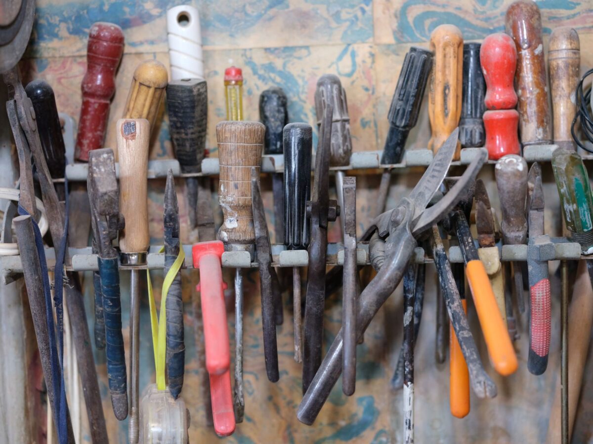 Néandertaliens et outils en bois : un secret d’Abric Romaní révèle leur savoir-faire précis